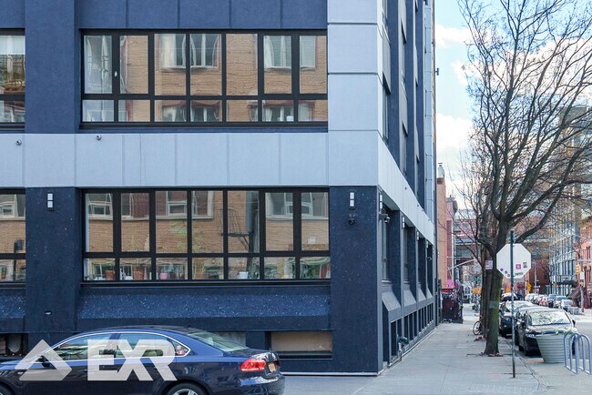 Building Photo - 315 Berry St