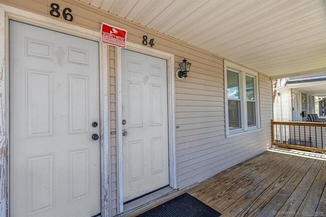 Building Photo - 84 Dewey St