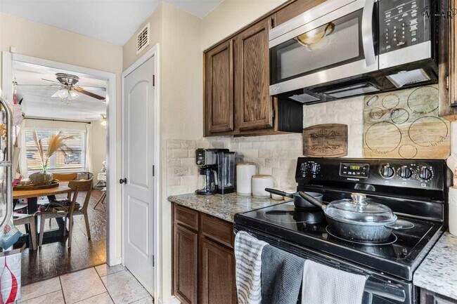 Foto del edificio - 2952 Gossett Dr