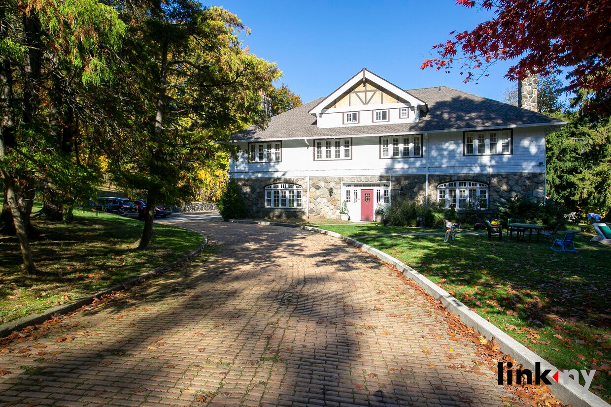Foto principal - 149 Central Dr