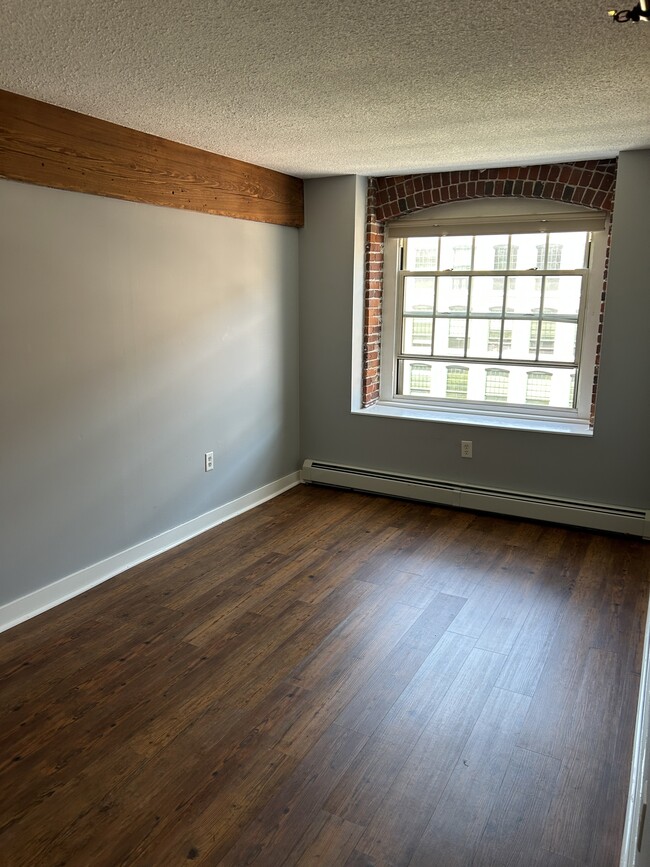 Second bedroom - 240 Jackson St