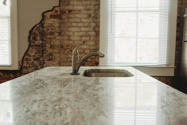 Encimeras de piedra natural - 529 Washington E St