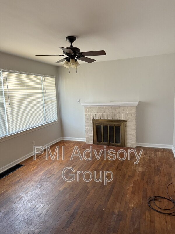 Building Photo - 1620 SW Collins Ave