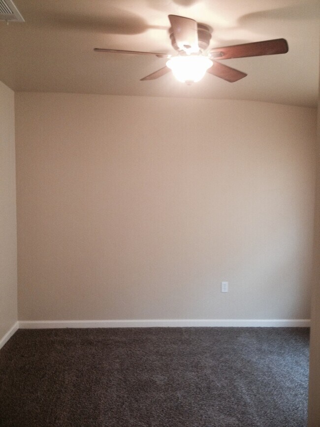 Building Photo - Nicely updated 3 bed 2 bath home in Red Bluff
