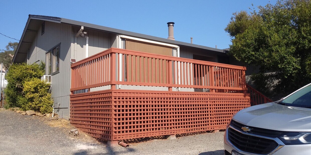 3 Bedroom 2 Bath with Beautiful Views and House Rental in