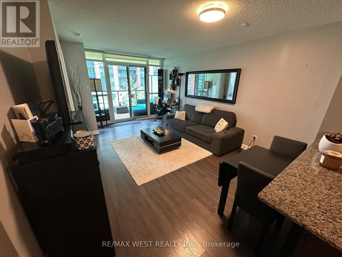 Photo principale - 525-525 Wilson Ave