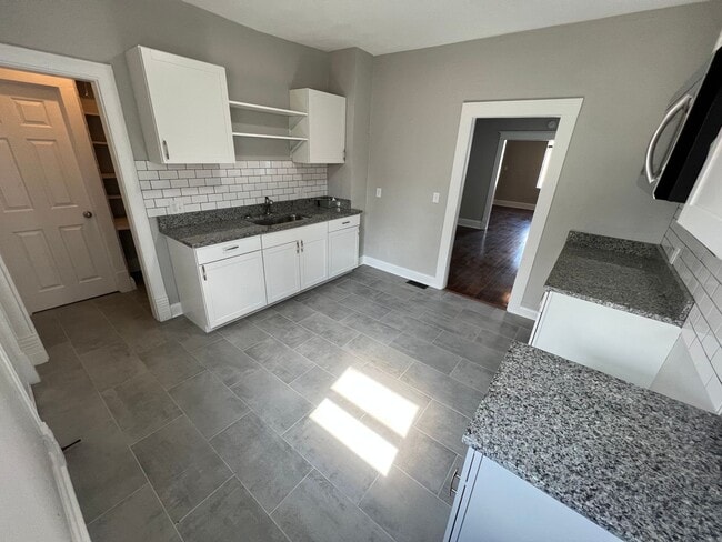 Renovated 2BR House - Renovated 2BR House