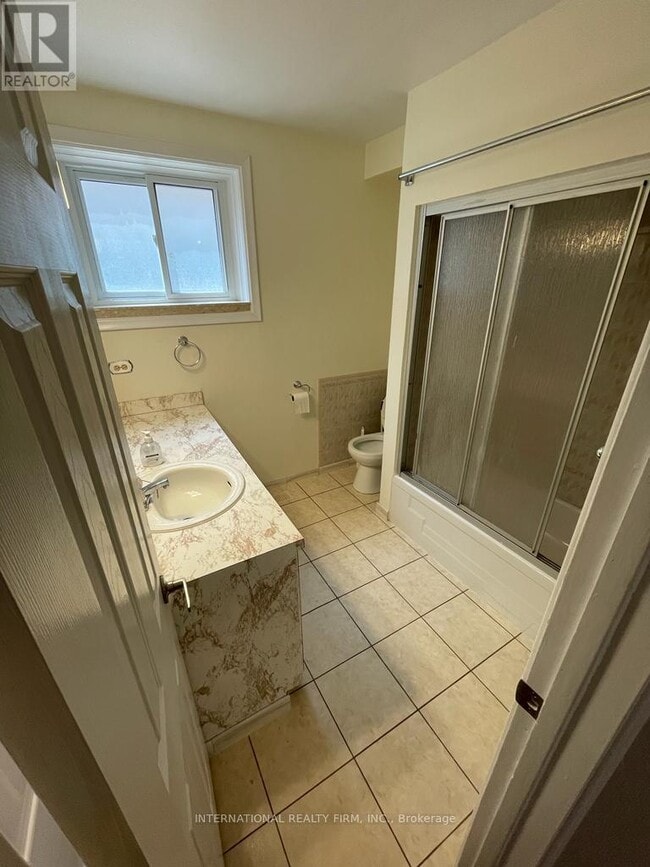 Building Photo - 53 Oakridge Dr