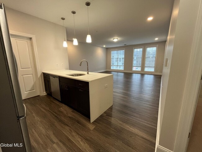 Foto del edificio - 130 Excelsior Ave