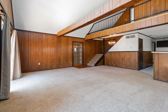 Foto del edificio - 2676 Woodcrest Dr