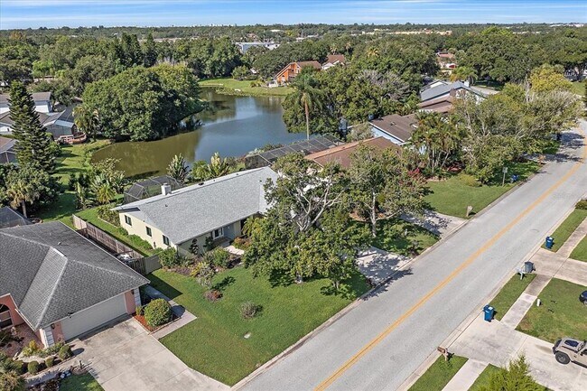 Foto del edificio - 4814 Country Oaks Blvd