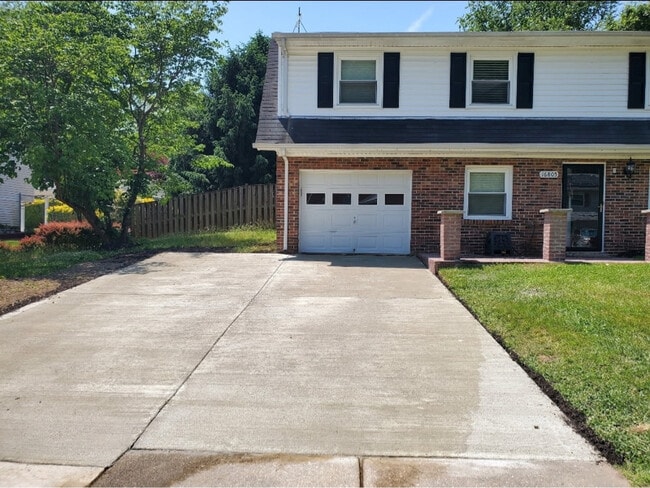Building Photo - 16805 Dorchester Pl