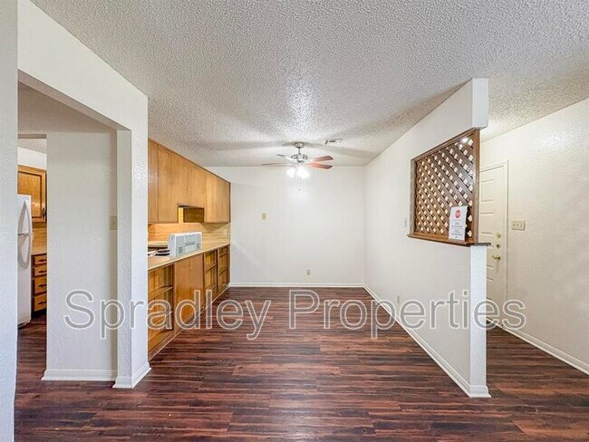 Foto del edificio - 2405A Patrick Henry St