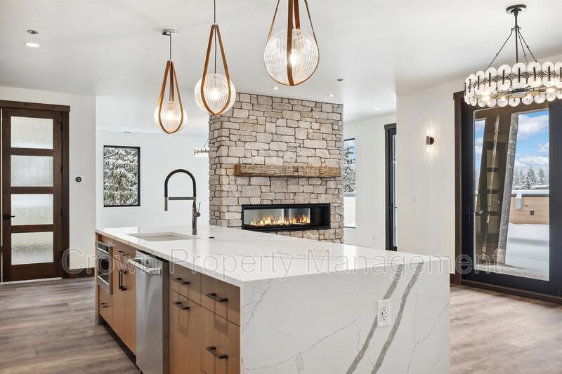 Foto principal - 313 Akers Ln