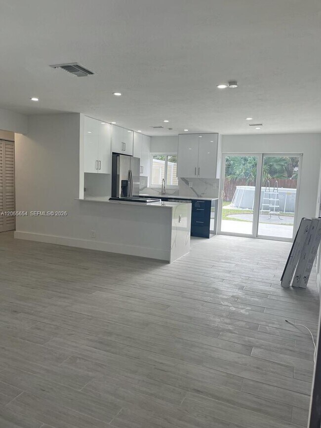 Foto del edificio - 912 NE 5th St