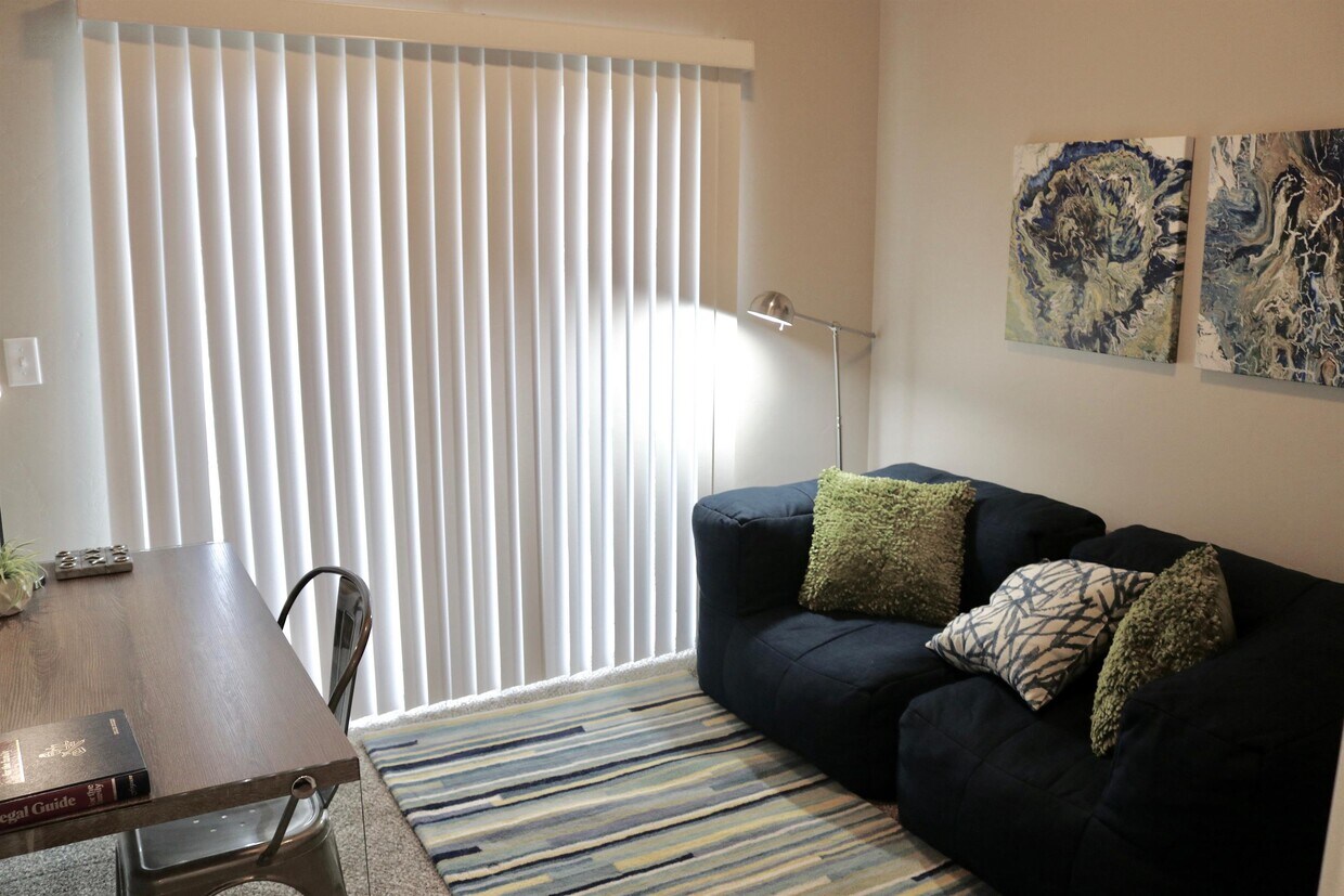 Foto principal - 564 E 300 N St