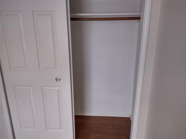 Foto del edificio - 8608 Devine Ln