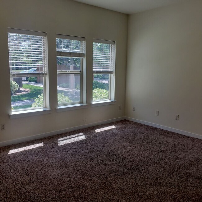 Building Photo - SAW1530F