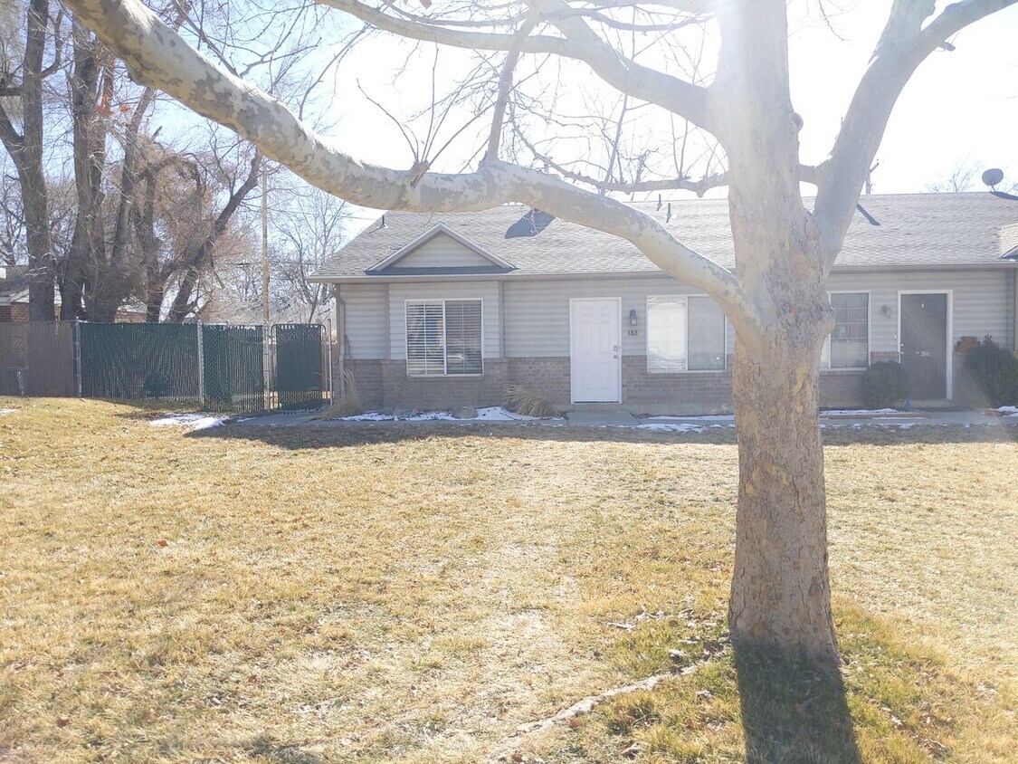 Foto principal - Pet Friendly Town home