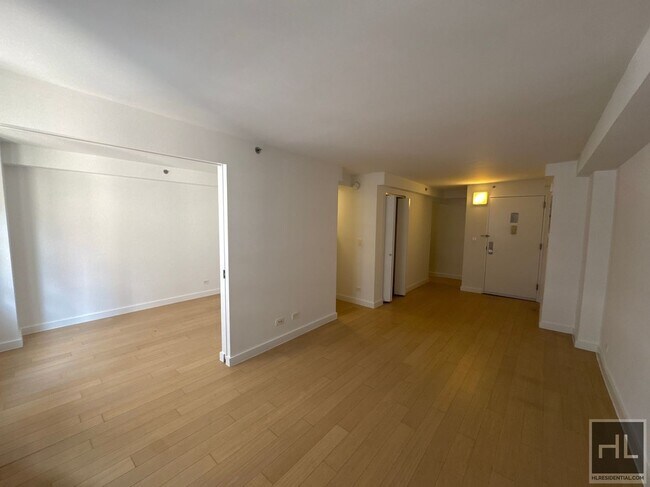 Building Photo - East 39th Street