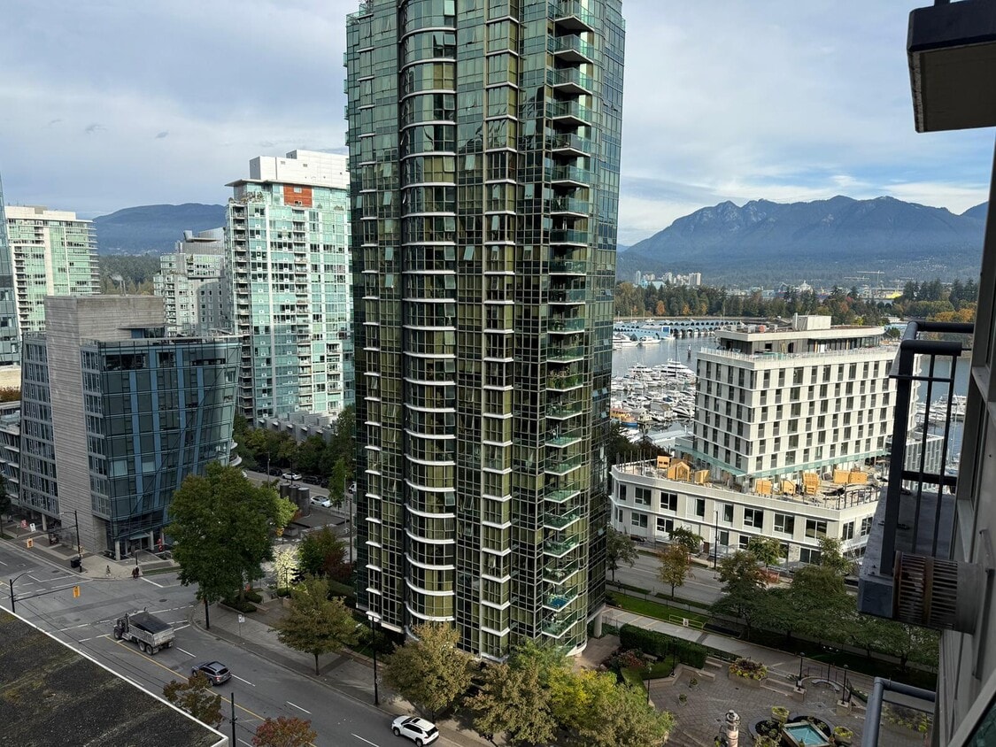 Photo principale - 1328 W Pender St