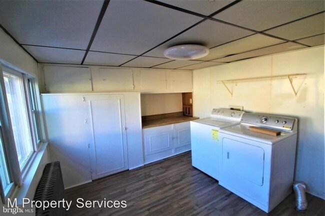 Building Photo - 3 br, 1 bath House - 108 Maple Street