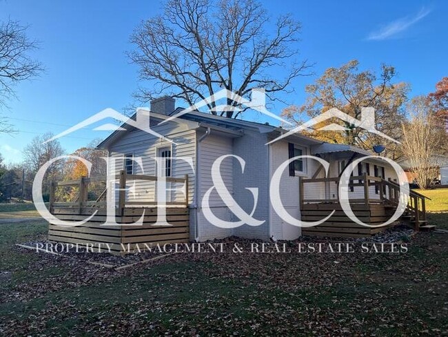 Building Photo - 7107 SC-215