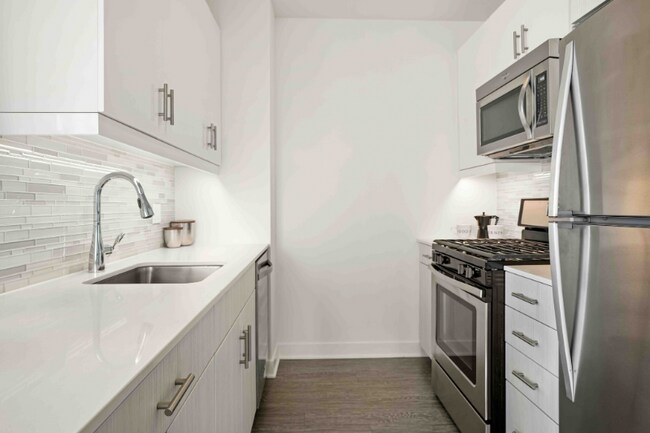 Photo - 981 S State St Apartment