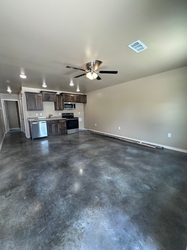 Building Photo - 1016 S El Paso Ave