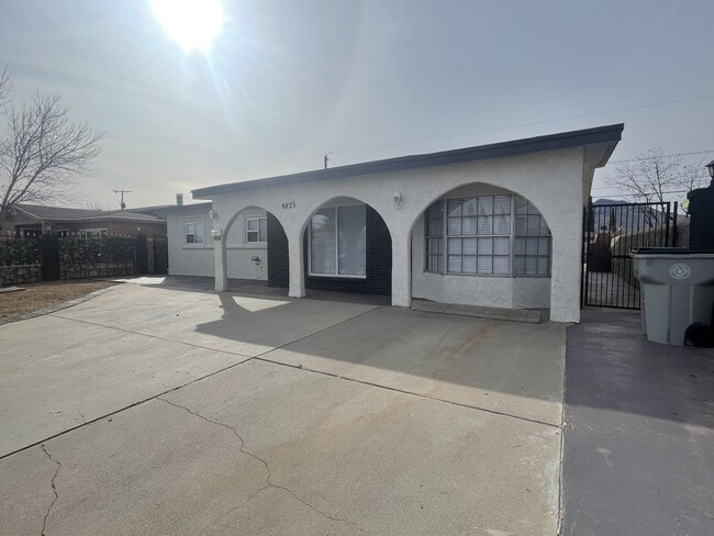 Building Photo - 9825 Sidewinder St