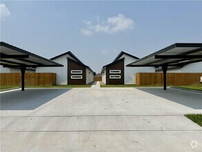 Building Photo - 1308 W Platinum Dr