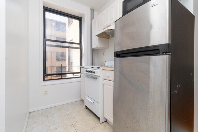 Building Photo - 1789 1st Ave