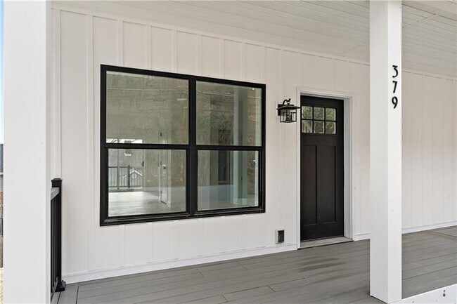 Foto del edificio - 379 Beaver St