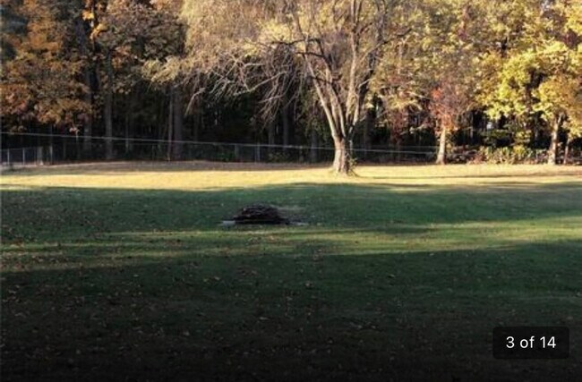 Foto del edificio - 4530 Willow Rd