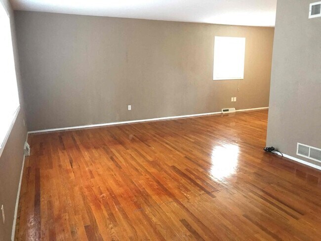 Foto del edificio - 5217 N Smalley Ave