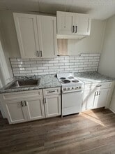 Building Photo - 2411 Fox Ave