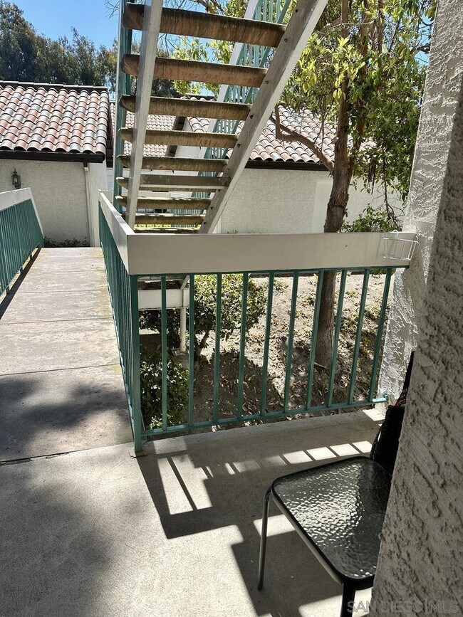 Building Photo - 16226 Avenida Venusto