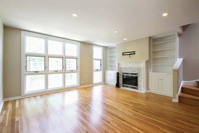 Foto del edificio - 2357 N Wayne Ave