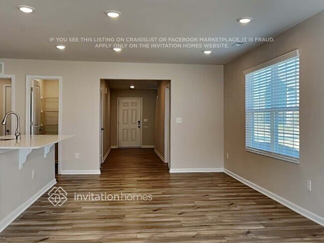 Foto del edificio - 1143 Woodhouse Dr