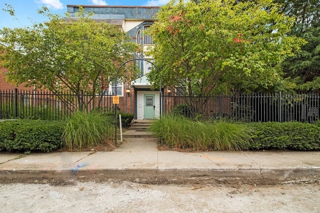 Photo - 3610 Balsam Ave Apartment