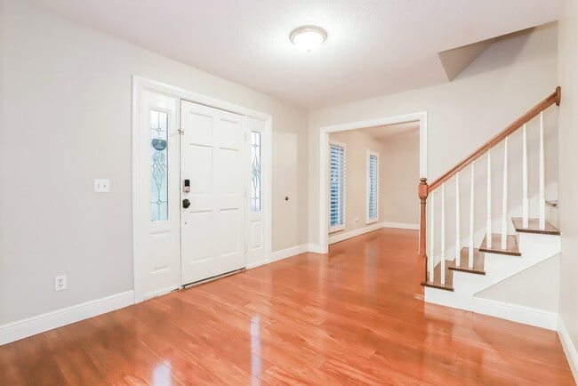 Foto del edificio - 2430 Arborwood Dr