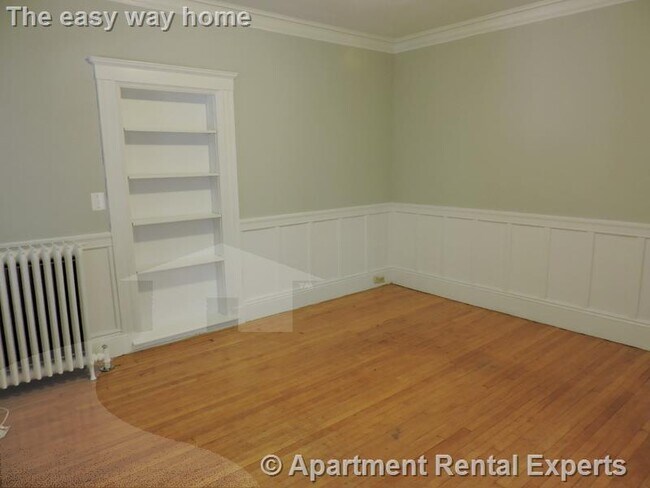 Building Photo - 8 Forest St