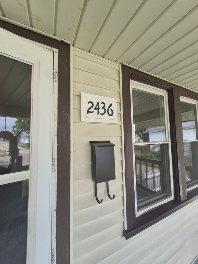 Building Photo - 2436 Mundale Ave