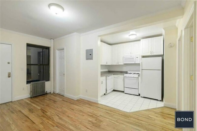 Building Photo - 516 E 80th St