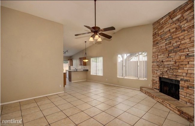 Building Photo - 3 br, 2 bath House - 6822 E Kings Ave