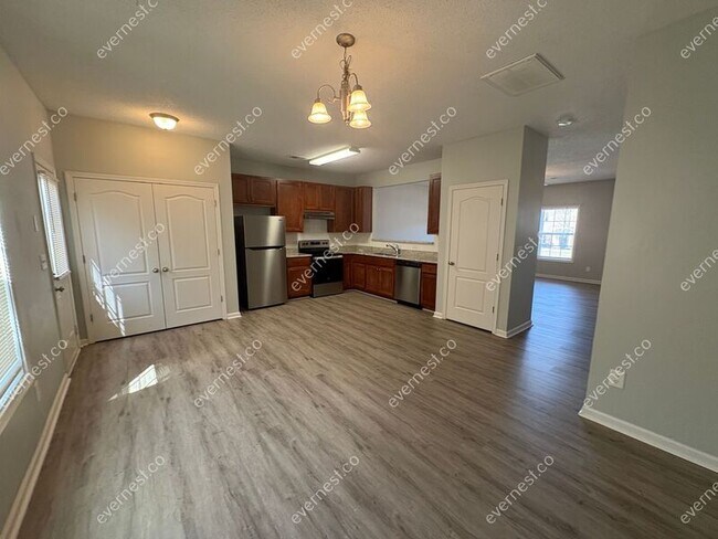 Foto del edificio - 8635 Thomas Ln