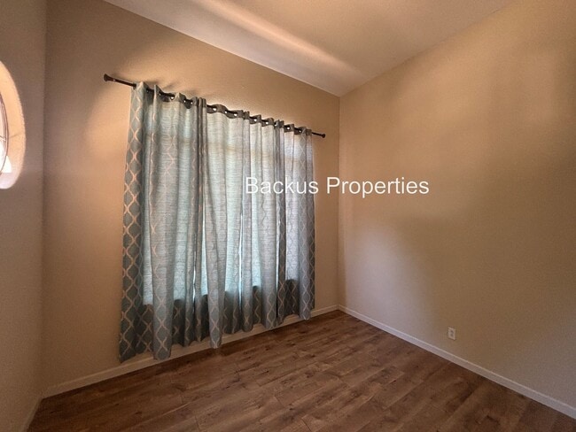 Foto del edificio - Great home in North Salinas with office/bo...