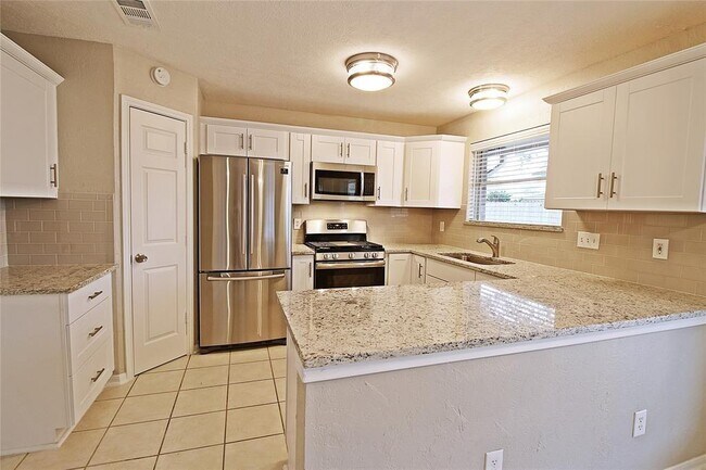 Foto del edificio - 2502 Friarwood Trail