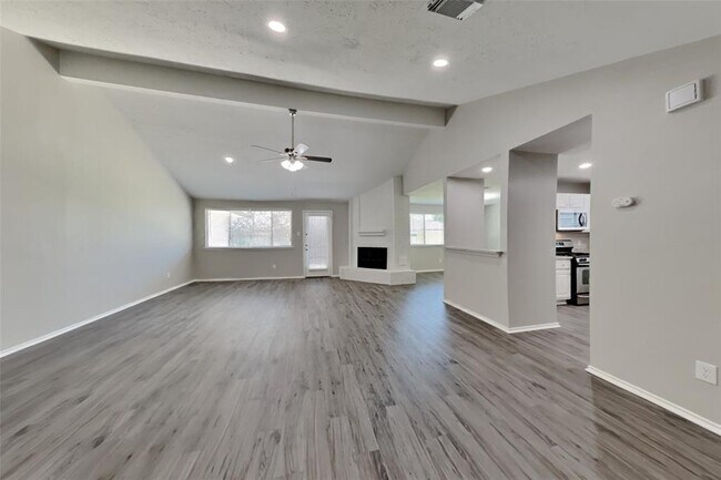 Foto del edificio - 1107 Tanglewild Ln