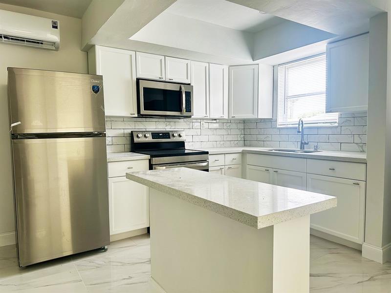 Foto principal - 425 SW 18th Ave